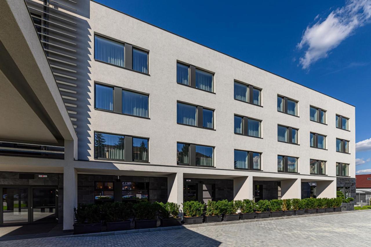 B The Hotel Сфинту-Ґеорґе Екстер'єр фото